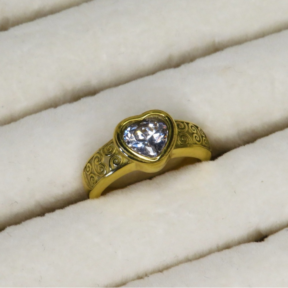 NEW 18K GOLD PLATED CRYSTAL RING